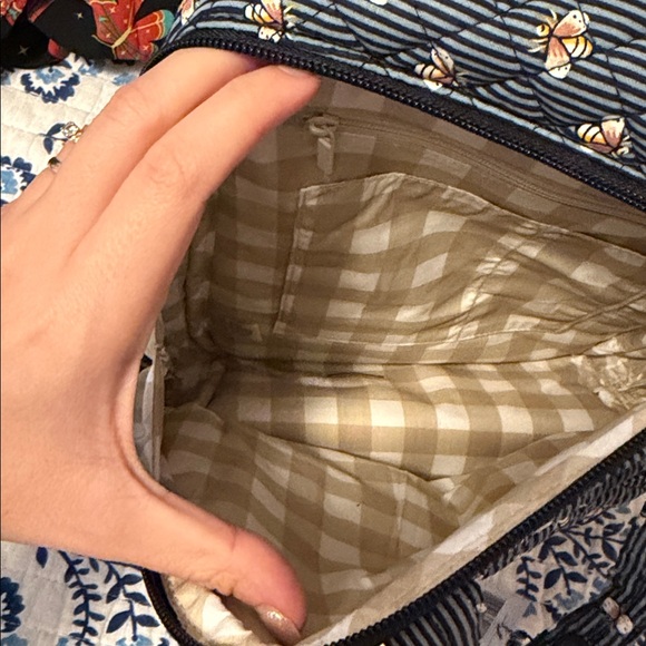 NWT Vera Bradley bee pattern tote backpack - Picture 2 of 5